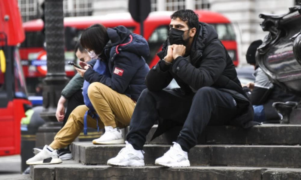 Κορονοϊός - Βρετανία: 621 νέοι θάνατοι και 4.806 κρούσματα
